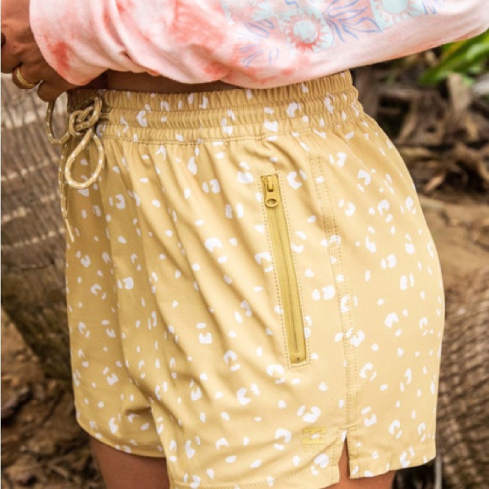 Billabong NWT A/Div Relaxed Adventure Shorts